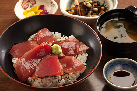 マグロ丼